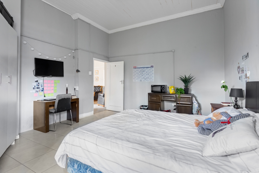 9 Bedroom Property for Sale in Observatory Western Cape